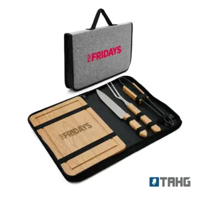 bolso de cables y kit parrillero madera TGI Fridays